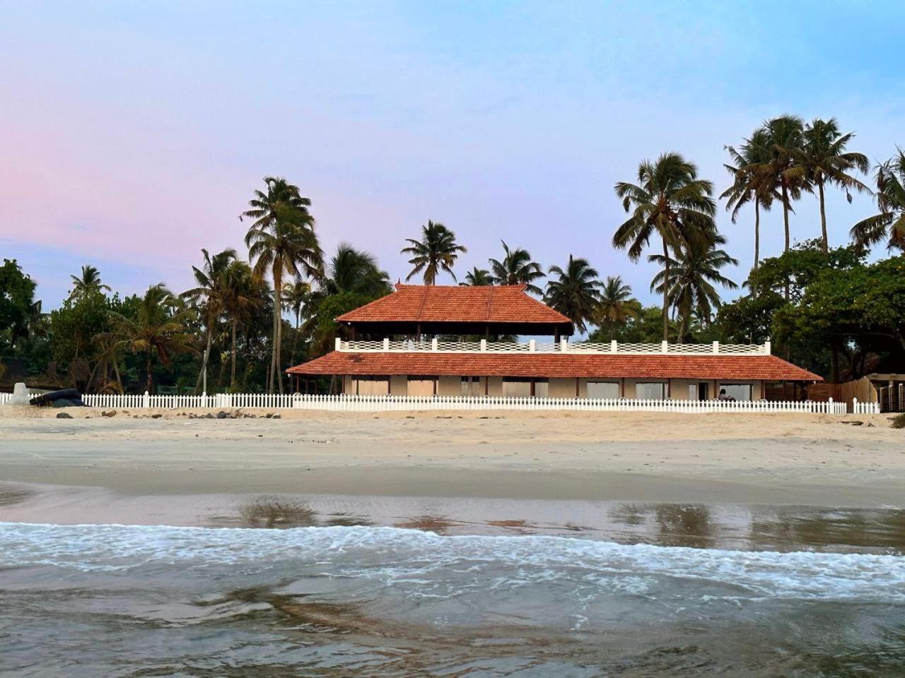 Ether Marari Beachfront Mararikulam Extérieur photo